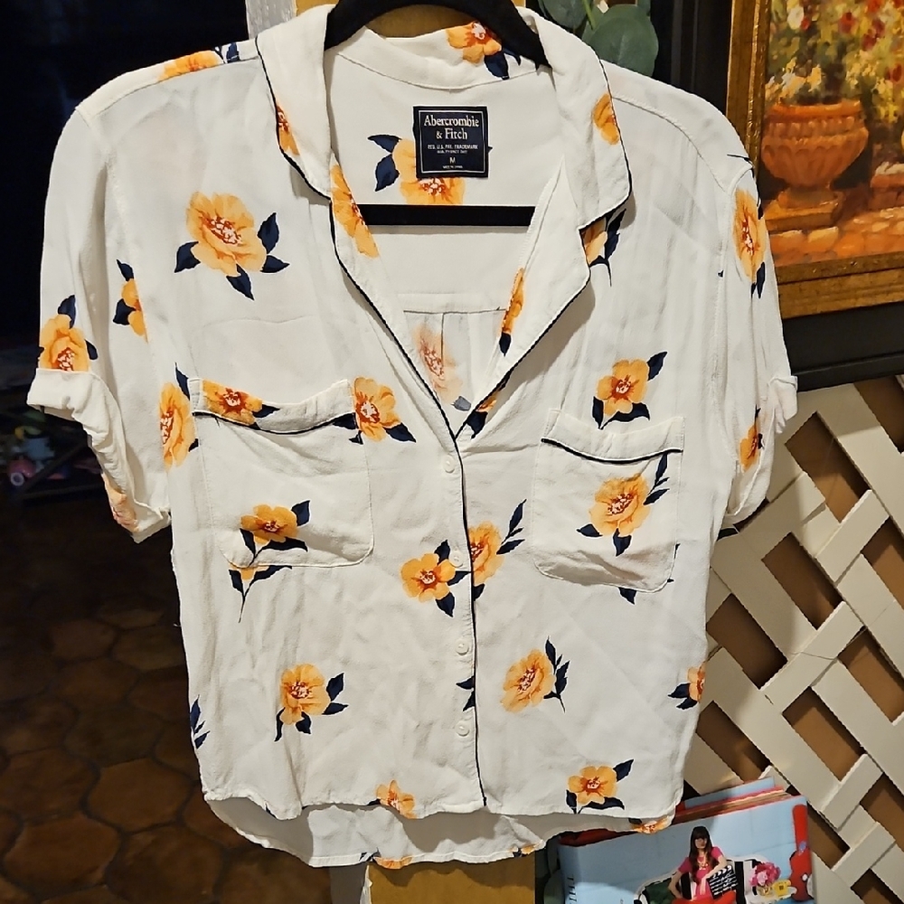 Abercrombie & Fitch Top